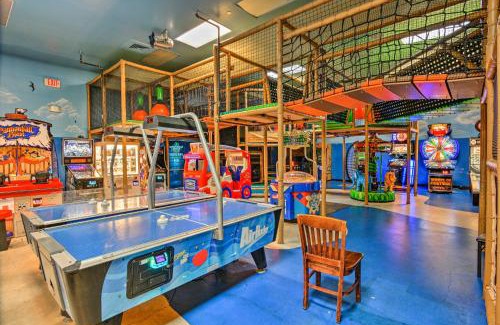 Regal Palms Apartment | 9 Mi to Disney! Regal Palms Resort Condo with Pools