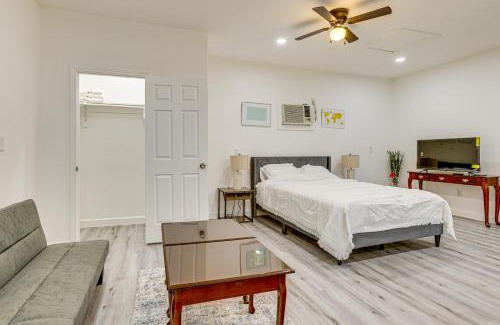 Houston Apartment | 9 Mi to Old Town Spring Suburban Stay in Houston!