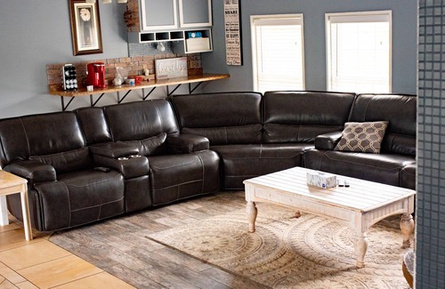 Mishawaka House | 9 Miles to Notre Dame! Sleeps 9, Open Concept House with TONS of sitting areas!