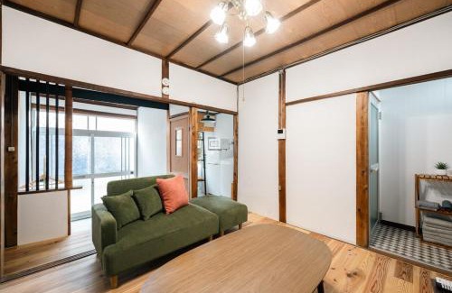 Fujitsuka Cho Apartment | 9 mins walk from Kawaramachi St Private rental MAX 6 people