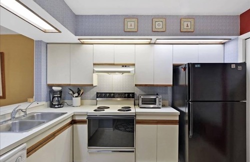St. Simons Island Condo | 910 Courtside Villa in St Simons Island