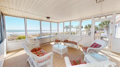Folly Beach House | 915 W Ashley