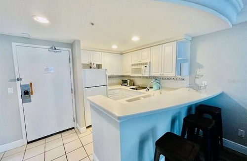 Ortona Park Resort | #917 Private balcony ocean view 1bdrm full kitchen