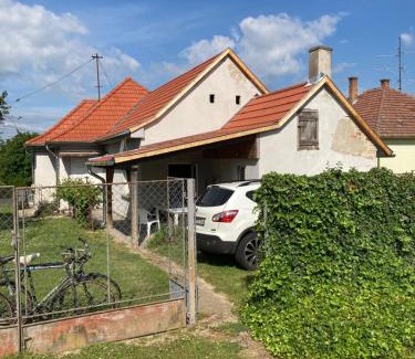 Balatonmagyarod House | 98 Petőfi utca