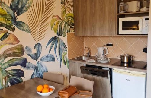 Perros-Guirec Apartment | A 2 pas de la plage de Perros : 2 à 4 hôtes.
