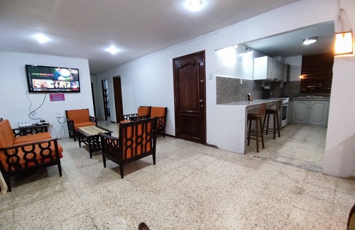 Salinas Apartment | a 50 Metros Gran Apartamento en el Malecón de Salinas, Full Amoblado