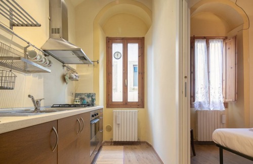 Oltrarno Apartment | A beautiful apartment a stone's throw from Piazza Pitti by Mmega