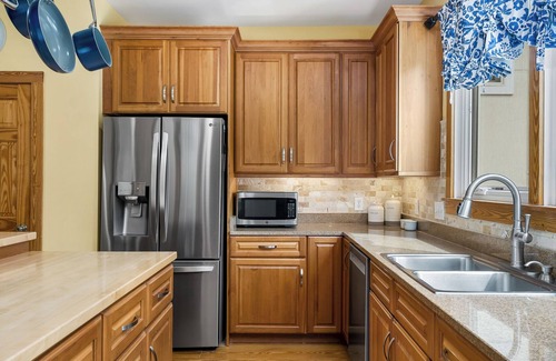 Central House | A beautiful home on 10 sprawling acres