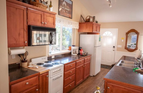 Hayden Lake House | A beautiful Retreat on beautiful Hayden Lake nestled among the gorgeous pines