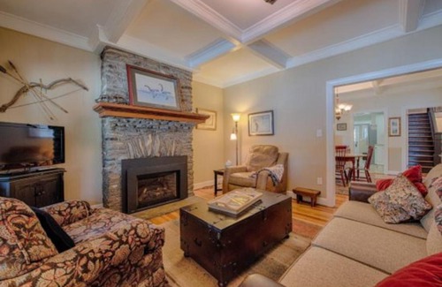 Lake Junaluska House | A Beautiful View & Carriage
