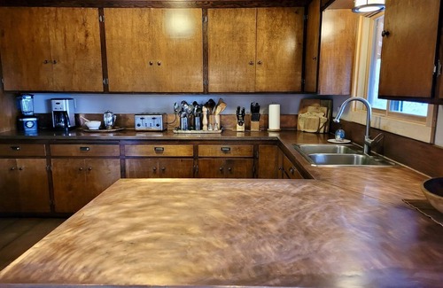 Winthrop House | A Bend in the River Lodge - Dog Friendly and Next to the River, 3 Bedroom Option