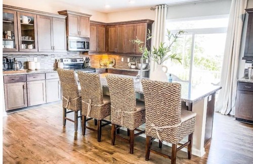 Morehead City House | A Block from the Dock in Beau Coast Classic