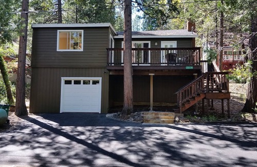 Twain Harte Cabin | A Boa Vida Cozy cabin with Twain Harte Lake membership, short walk to town