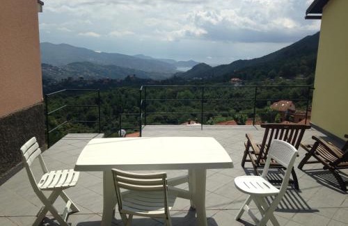 San Colombano Certenoli House | A cà du Baciccia