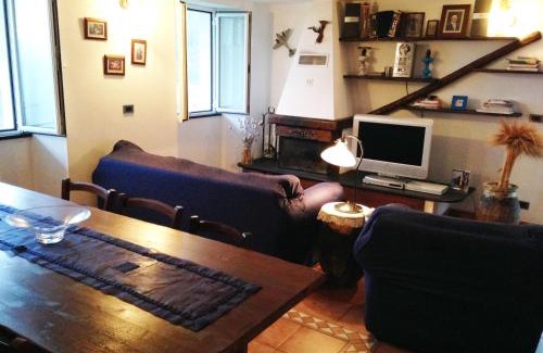 San Colombano Certenoli House | A cà du Baciccia