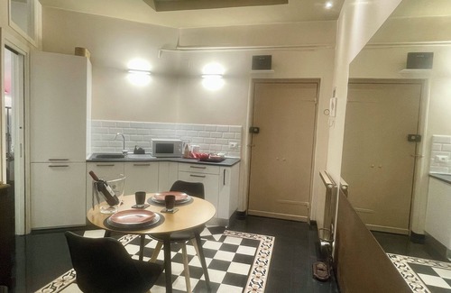 Testaccio Apartment | A&C Design Apartment in Rome Just a Step from Trastevere & Colosseum! Bus Metro
