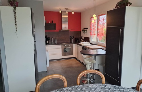 Porspoder House | A/C from 357€: House CLASSIFIED 4*; single-storey, seafront, enclosed garden, pets OK.