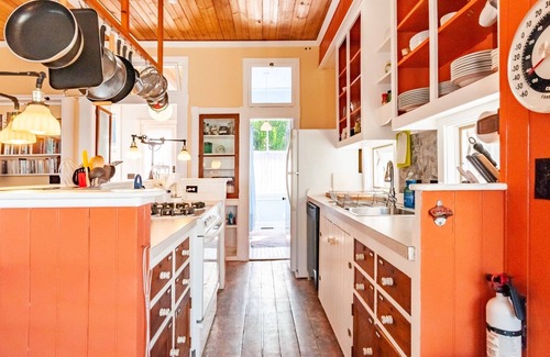 Bayside Cabin | A.C. HOPKINS COTTAGE - Town of Northport - Bayside Village