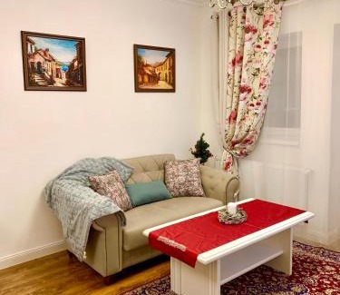 Oradea Apartment | A&C Hotel Rooms - Up in the Sky