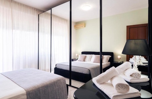 Quartiere XXIX Ponte Mammolo Apartment | A/C - Pool - Parking [Metro B]