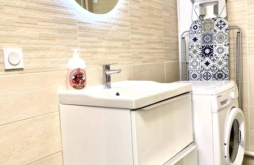 Epernay Apartment | A CAP FOR 4! Near train station and town center