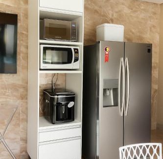 Jardim Paraiso House | A Casa Paradisiaca ll Luxo Piscina Super Quente até 50 graus de Temperatura Aquecimento Elétrico com Sauna e Lavanderia com Roupa de Cama