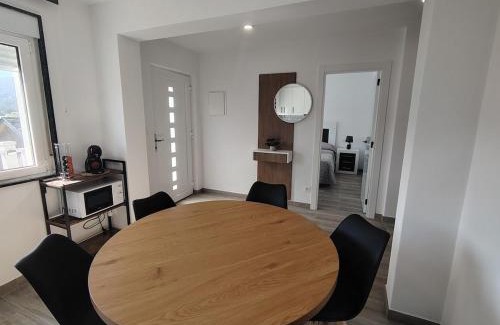 Cee House | A Casa Pequena INCostadaMorte