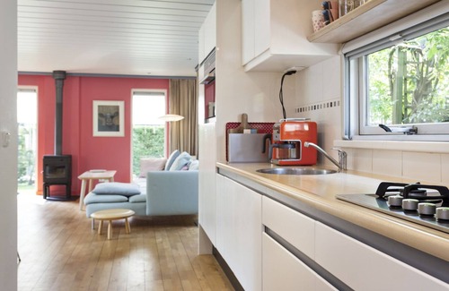 Goedereede House | A chalet decorated with great attention to detail and a beautiful garden.