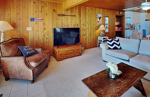 Topsail Beach House | A Charm of Finches | Pet Friendly, Walk to Beach!