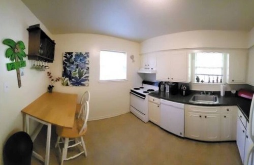 Mobile Condo | A charming 2 bedroom condo in the historic district of downtown Mobile.