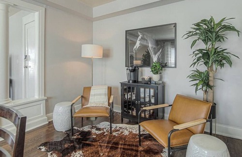 Hanover Place Apartment | A Charming 2bed/1bath!