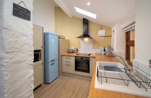 Lynton Apartment | A charming dog and couple friendly quirky apartment with sea views, in a popular location in North D