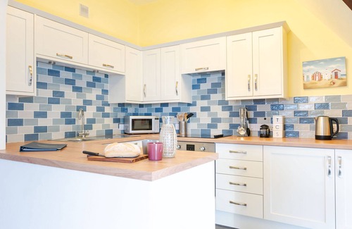 St. Agnes House | A charming period holiday home sleeping four guests, in a seaside village.