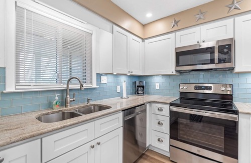 Long Beach Condo | A Coastal Getaway - OIBV 1011 - Coastal Vacation Resorts