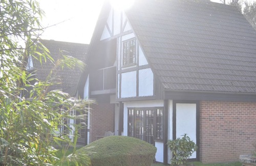 Saint Erth Praze Apartment | A comfortable accommodation for up to nine guests set within the grounds of Tolroy Manor