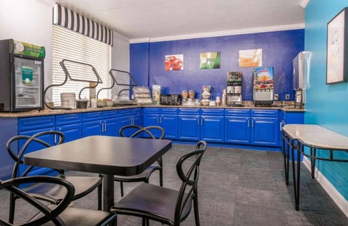 Florida Center North House | A convenient stay close to Universal Orlando Resort !