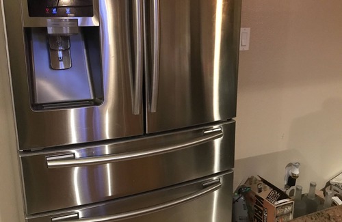 Crocker Apartment | A Cool Stay 6 Beds & 2 sofa sleepers - upper level + Spa Jacuzzi
