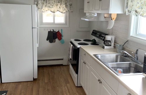 Hancocks Bridge Cottage | A cottage on the shore of the Delaware River