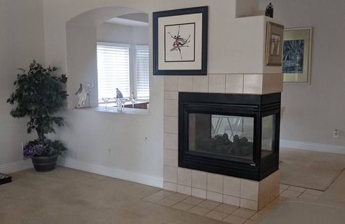Las Vegas House | A cozy formal dining & Livingroom for a special occasion.