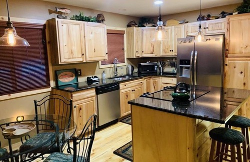 Comins Cabin | A creekside cabin for a relaxing getaway in the woods and near trails