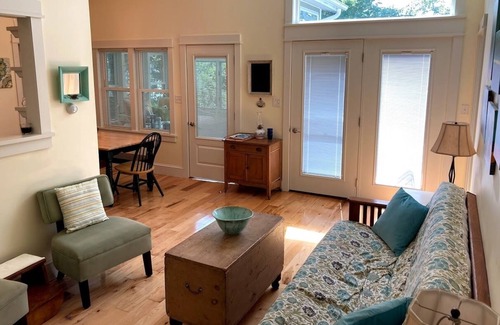 Lansing Cottage | A delightful cottage set on the east shore of Cayuga lake!