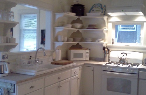 Lansing Cottage | A delightful cottage set on the east shore of Cayuga lake!