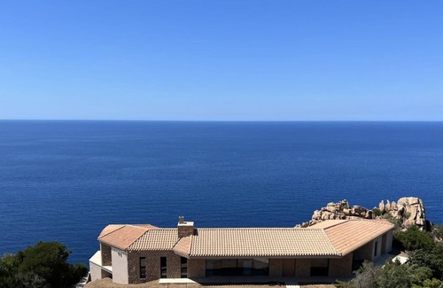 Costa Paradiso Villa | A Domus of frescha construction, designed down to the smallest detail. Breathe in the sea.