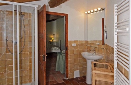 Calci Other | A double bedroom ideal for a pleasant stay