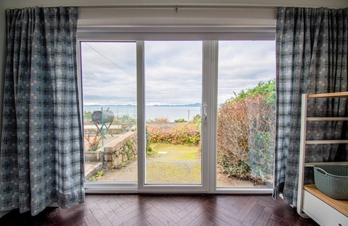 Harlech House | A Family + Friends size house with 180 degree sea and mountain views.