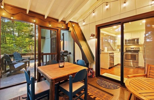 Newland House | A-Frame Cabin, Pickleball, Lake Kayaks and Arcade