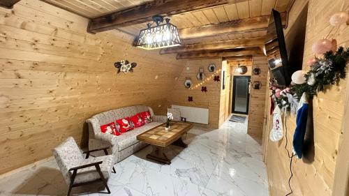 Bistra Cabin | A Frame Panoramic Dundy