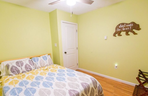 Tobyhanna Cottage | A-Frame: with private hot tub and lake & pool access!