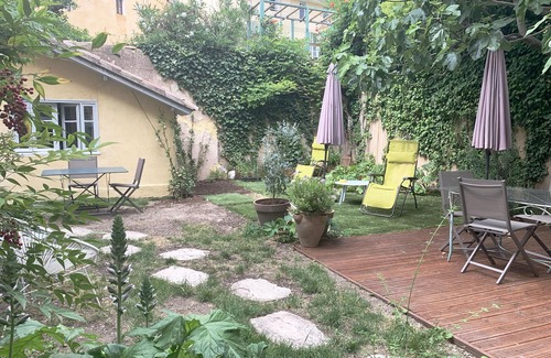 Aix-en-Provence Historic Centre Apartment | A garden in the historic heart of Aix en Provence