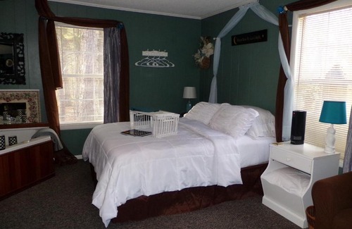 Eureka Springs Bed & Breakfast | A Garden of Dreams Good Night Sweet Dreams